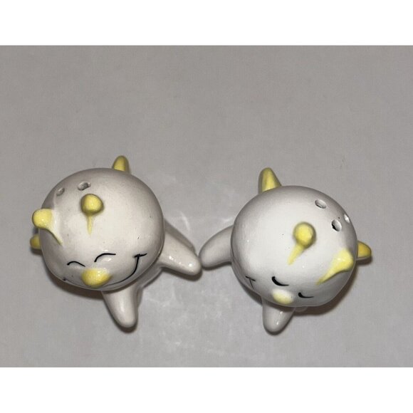 Vintage Happy Hugging Bugs Salt And Pepper Shakers Yellow Wings Imperfections - Picture 6 of 9